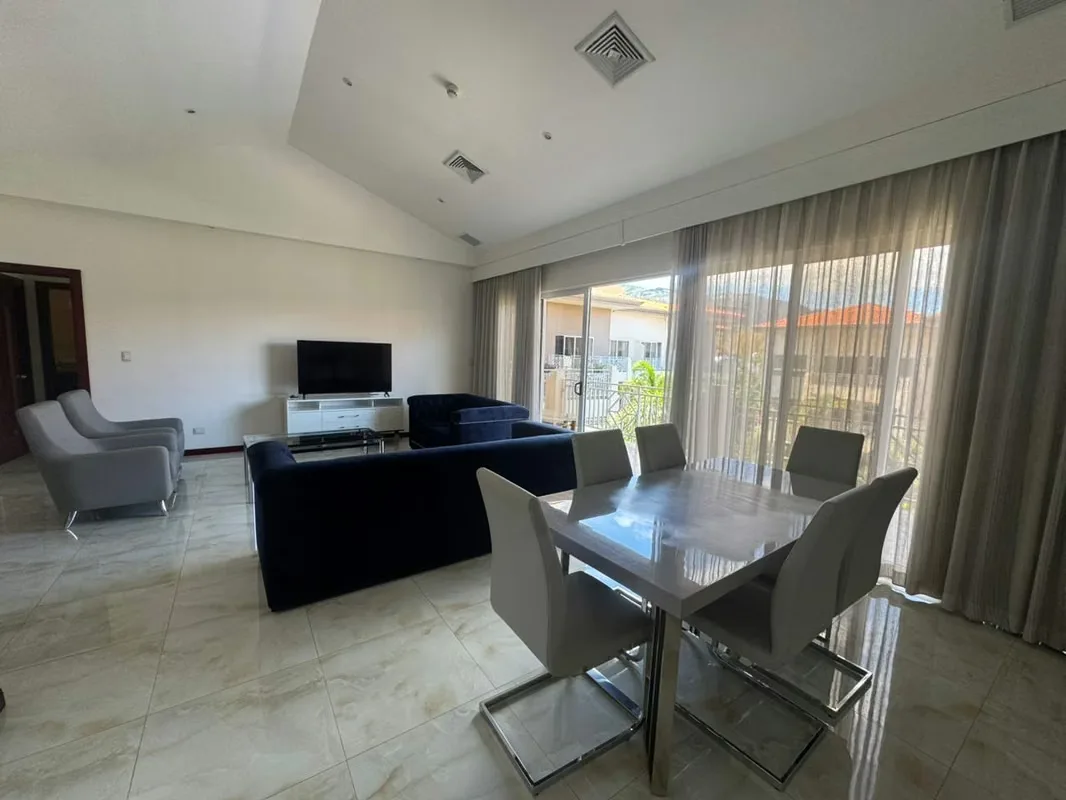 En alquiler apartamento amueblado en Escazú, photo 3