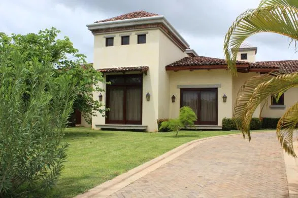 Beautiful Luxury House with Pool in Hacienda Pinilla Golf Reserve Condominium.