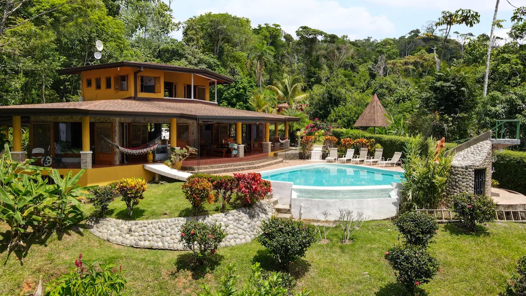 3 Bedroom Home with Views to the Whale Tail – 1.25 Acres, photo 2