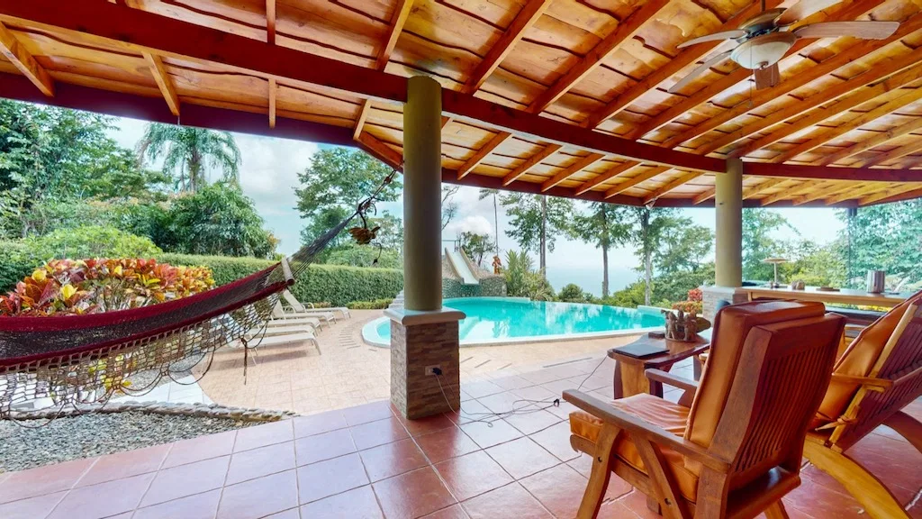 3 Bedroom Home with Views to the Whale Tail – 1.25 Acres, photo 13