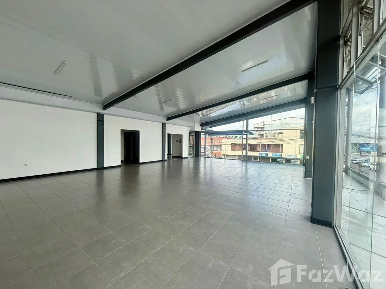 Retail space for Rent at Montes de Oca for $2,100/mo, photo 3