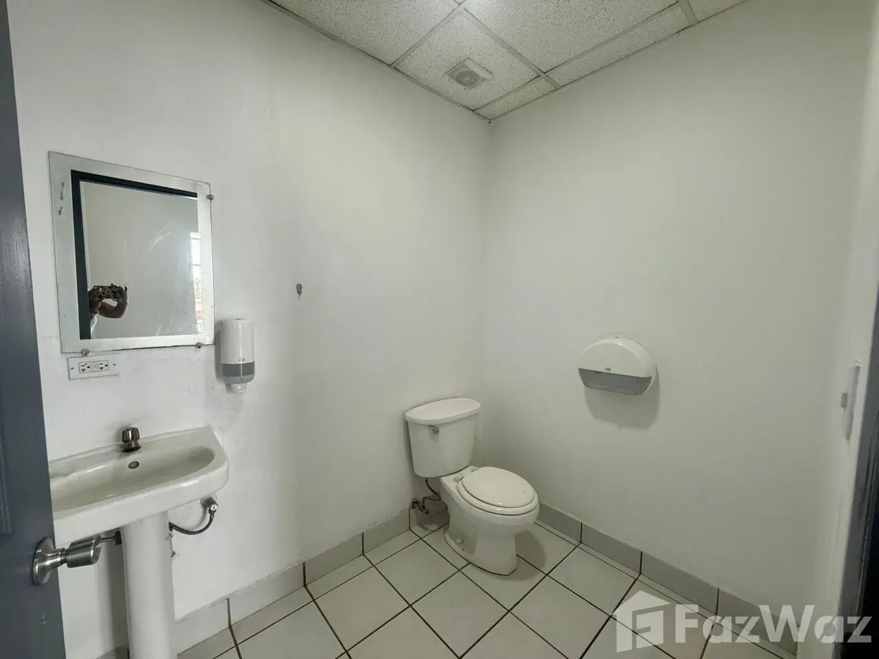 Retail space for Rent at Montes de Oca for $2,100/mo, photo 6