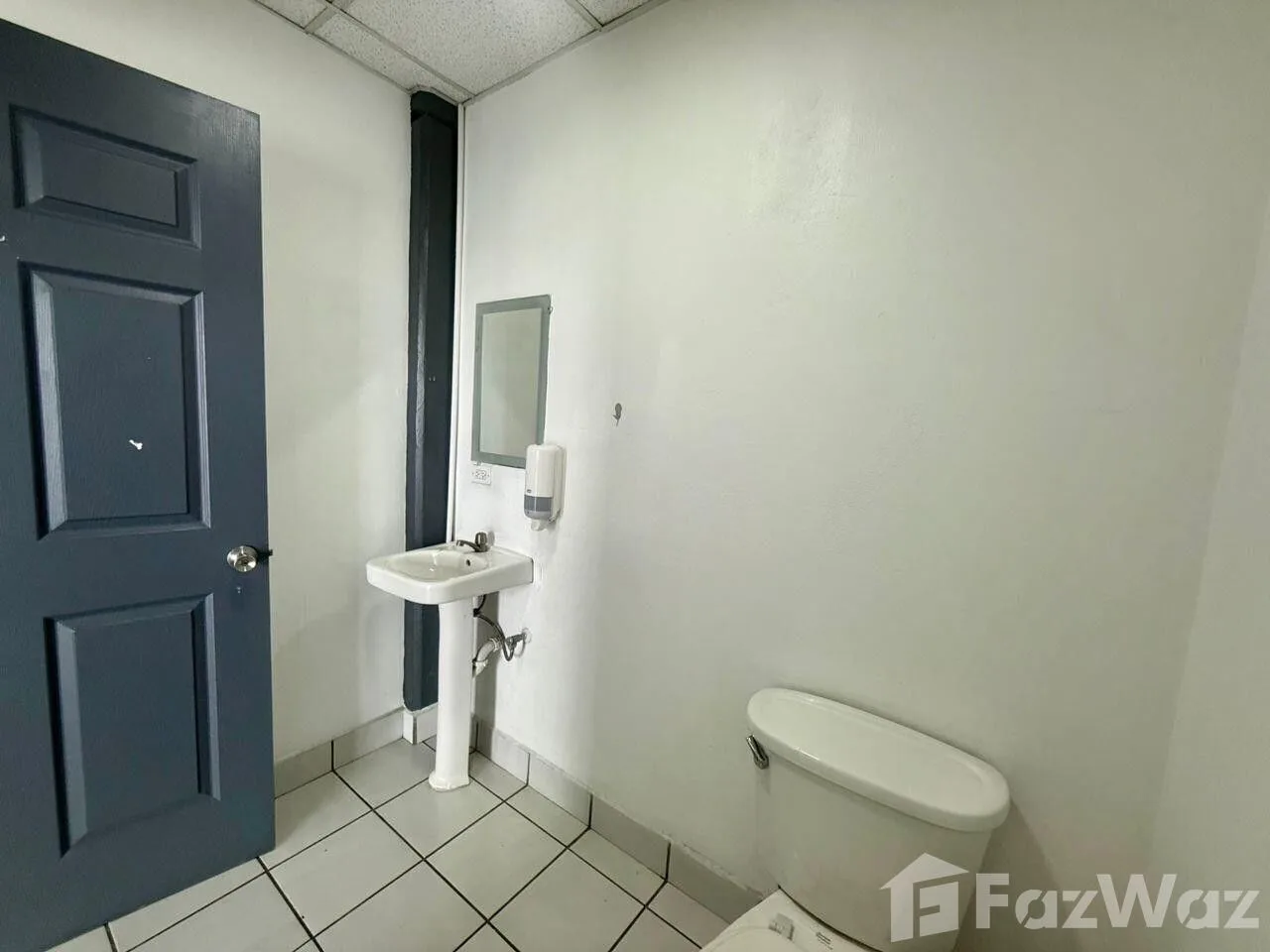 Retail space for Rent at Montes de Oca for $2,100/mo, photo 7