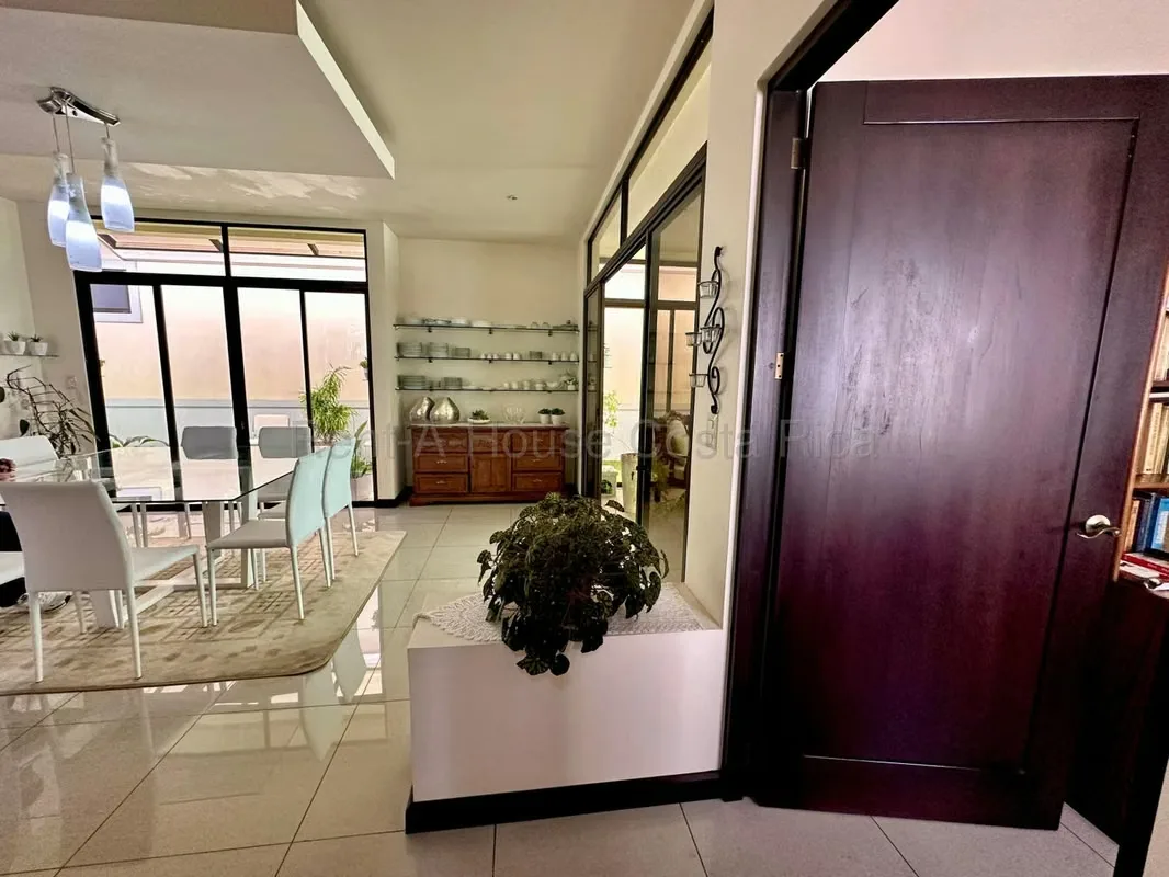 Elegancia, amplitud y ubicación privilegiada en un solo lugar! Descubra esta hermosa casa de 337 m² de construcción sobre un terreno de 428 m², ubicada en el exclusivo Condominio ..., photo 4