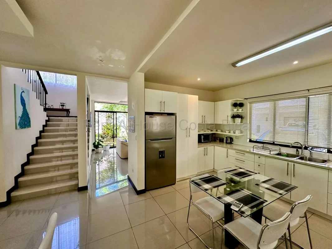 Elegancia, amplitud y ubicación privilegiada en un solo lugar! Descubra esta hermosa casa de 337 m² de construcción sobre un terreno de 428 m², ubicada en el exclusivo Condominio ..., photo 7