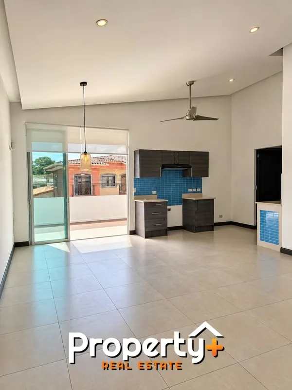 Ubicado en una torre boutique, pequeña e íntima dentro de un residencial en Pozos de Santa Ana, este ...