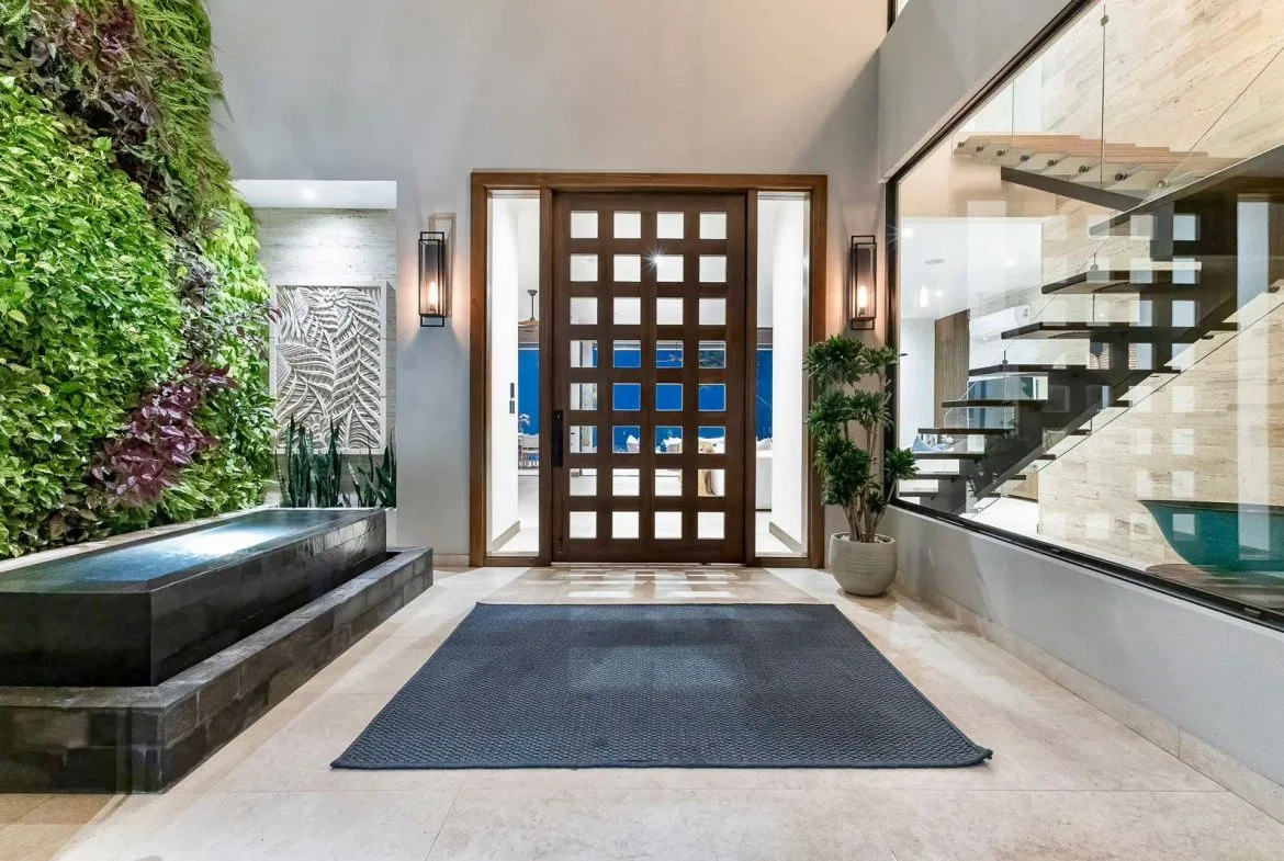 LUXURIOUS MASTERPIECE WITH FRONT ROW OCEAN AND COASTLINE VIEWS, photo 12