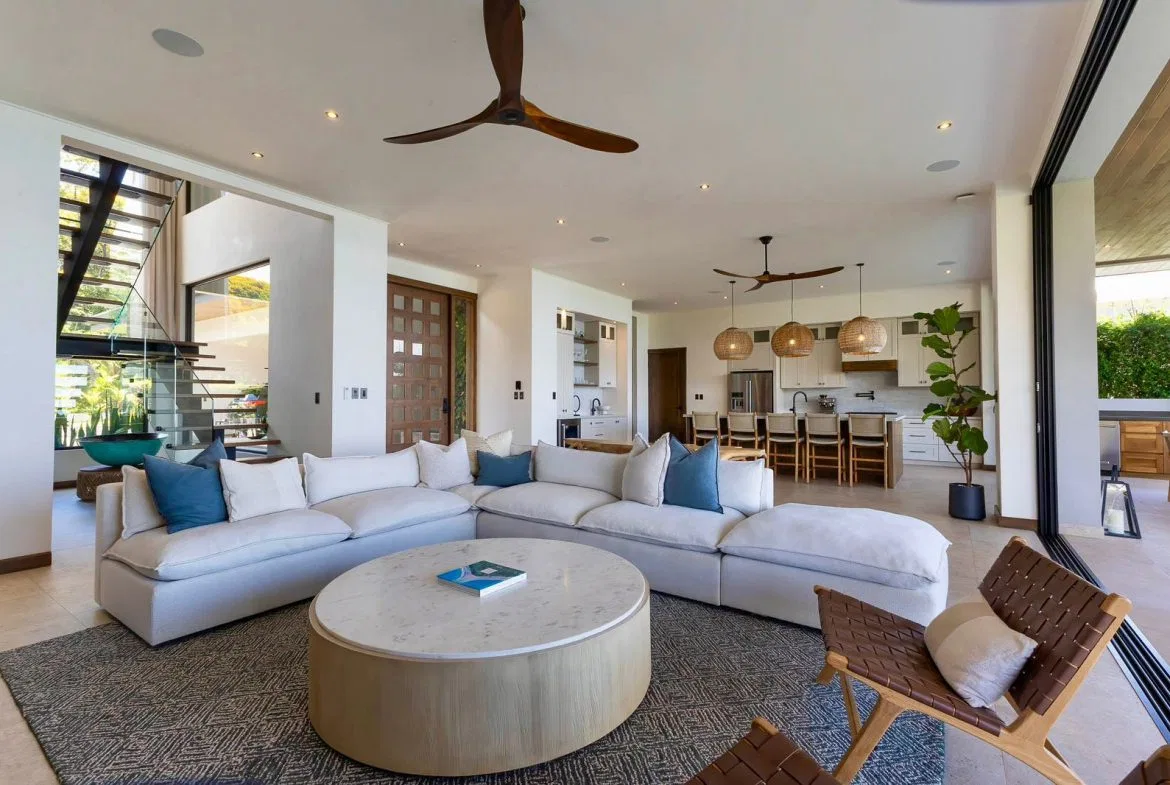 LUXURIOUS MASTERPIECE WITH FRONT ROW OCEAN AND COASTLINE VIEWS, photo 14