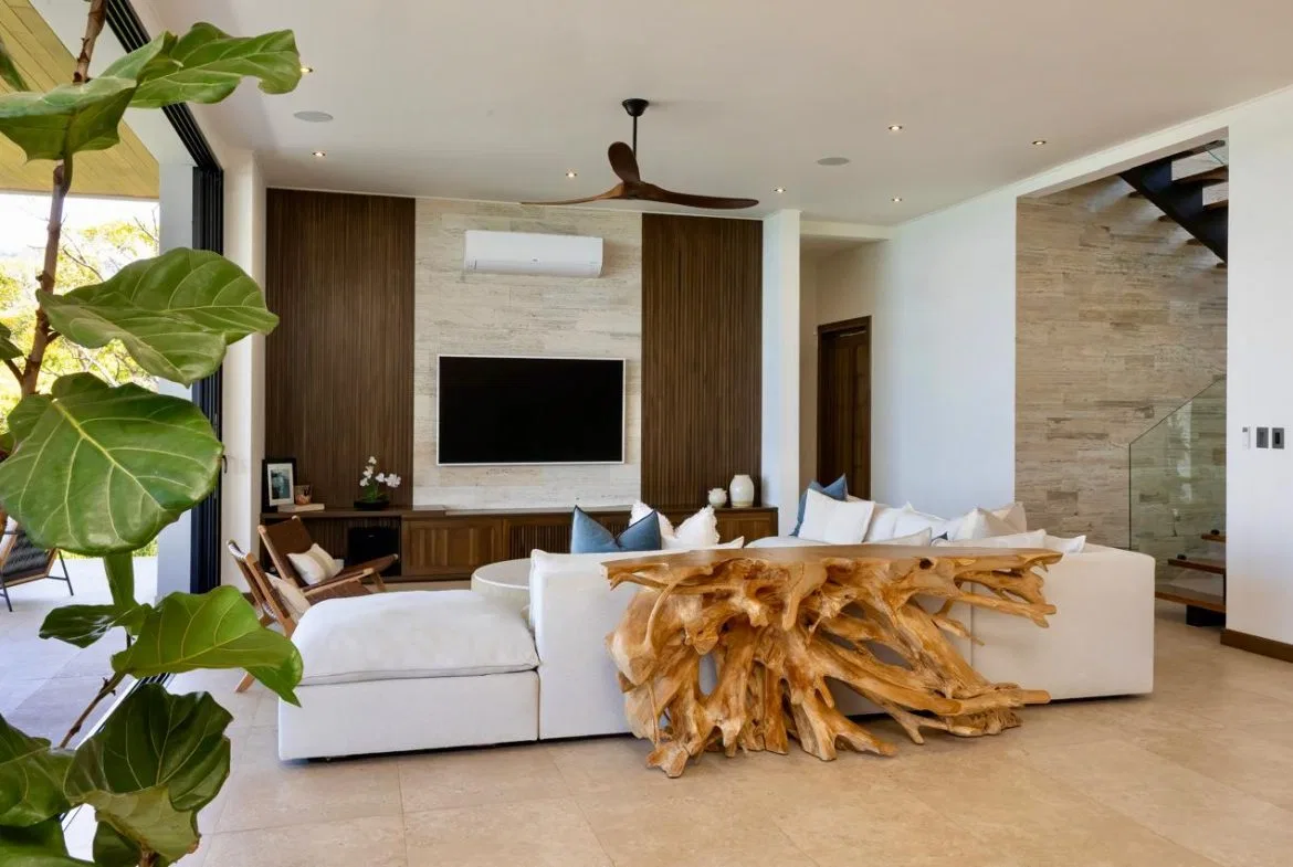 LUXURIOUS MASTERPIECE WITH FRONT ROW OCEAN AND COASTLINE VIEWS, photo 16