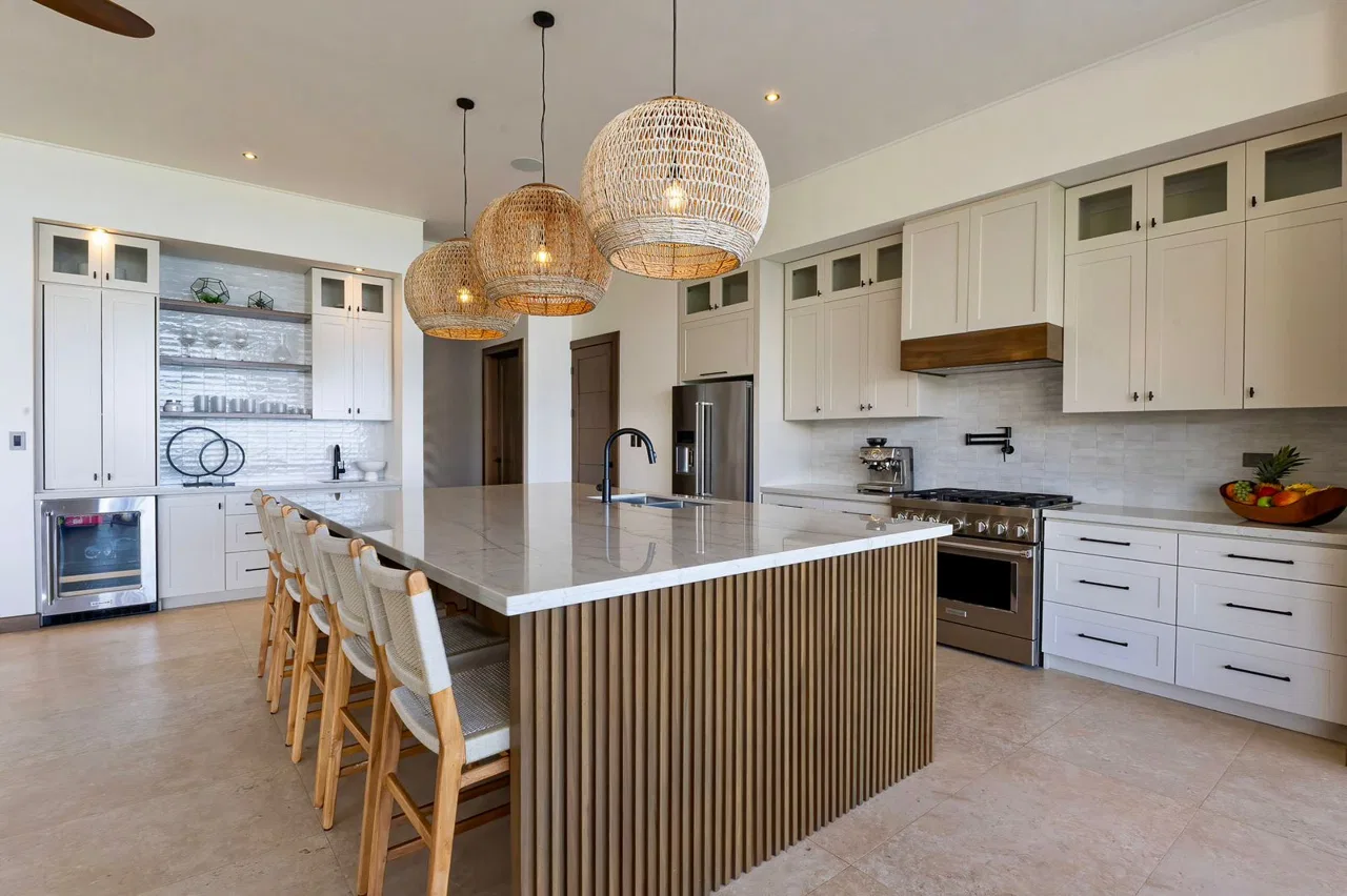 LUXURIOUS MASTERPIECE WITH FRONT ROW OCEAN AND COASTLINE VIEWS, photo 19