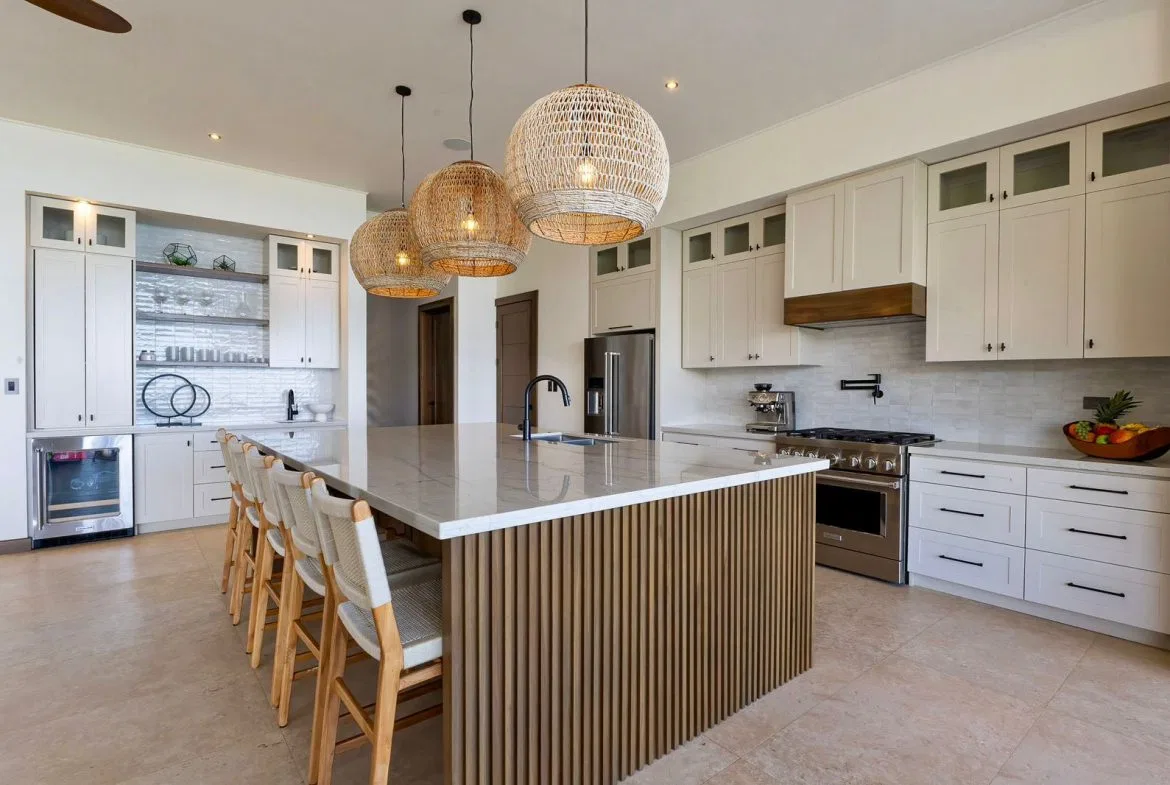 LUXURIOUS MASTERPIECE WITH FRONT ROW OCEAN AND COASTLINE VIEWS, photo 20