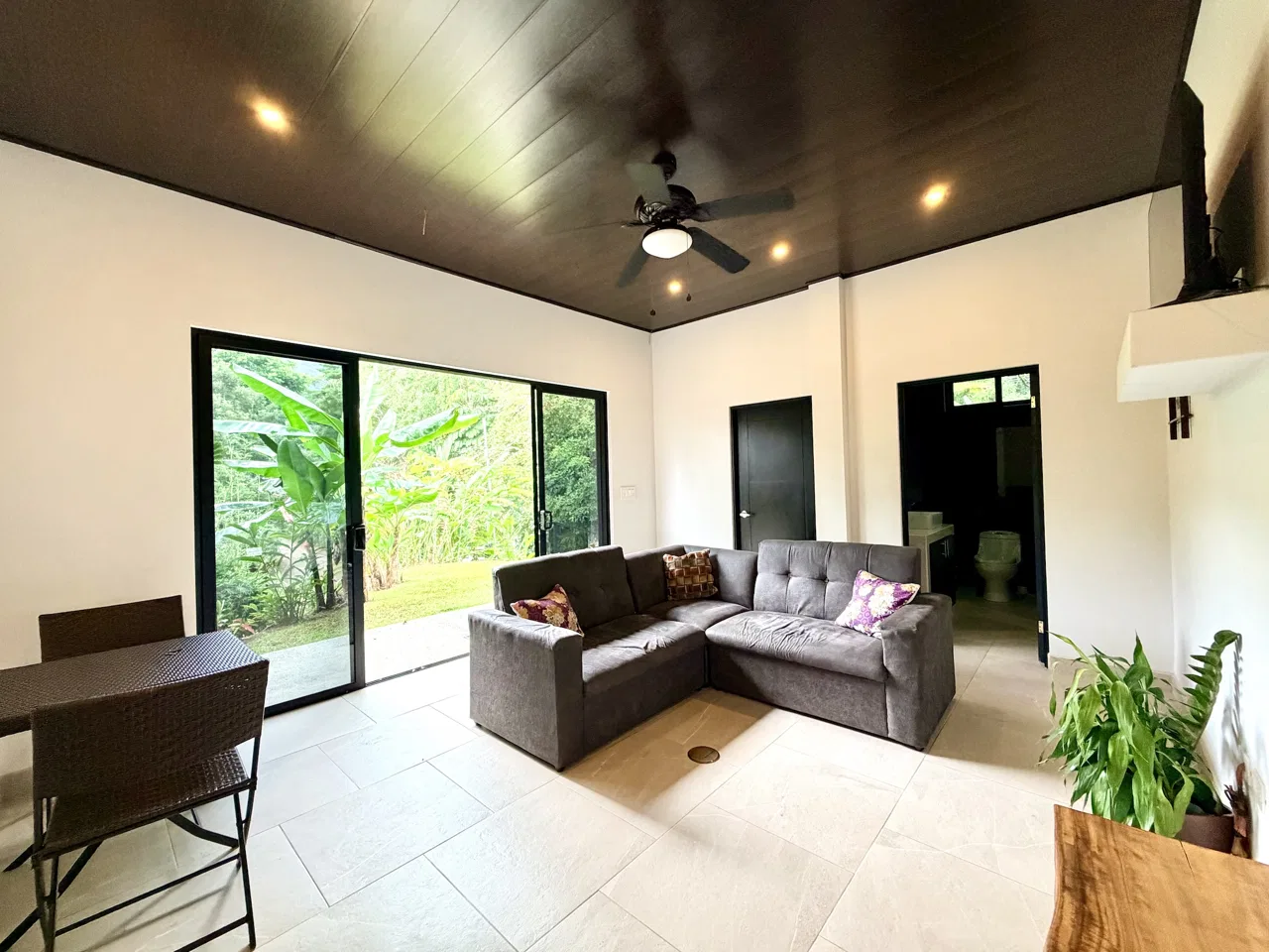 TROPICAL HOUSE WITH AIRBNB POTENTIAL NEAR THE BEACH, IN PLAYA HERMOSA – 0.11 ACRES, photo 7