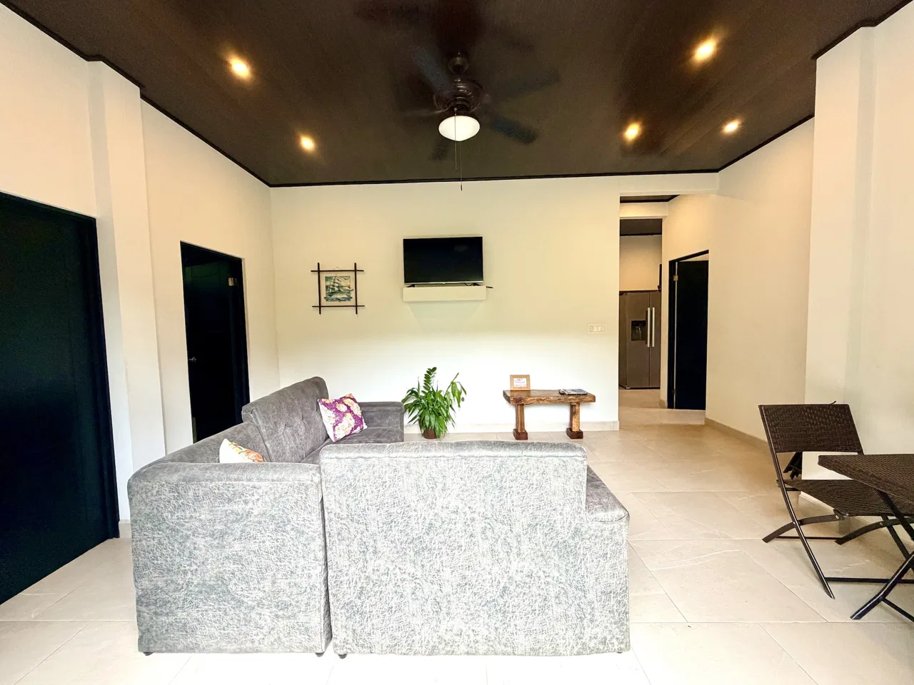 TROPICAL HOUSE WITH AIRBNB POTENTIAL NEAR THE BEACH, IN PLAYA HERMOSA – 0.11 ACRES, photo 8