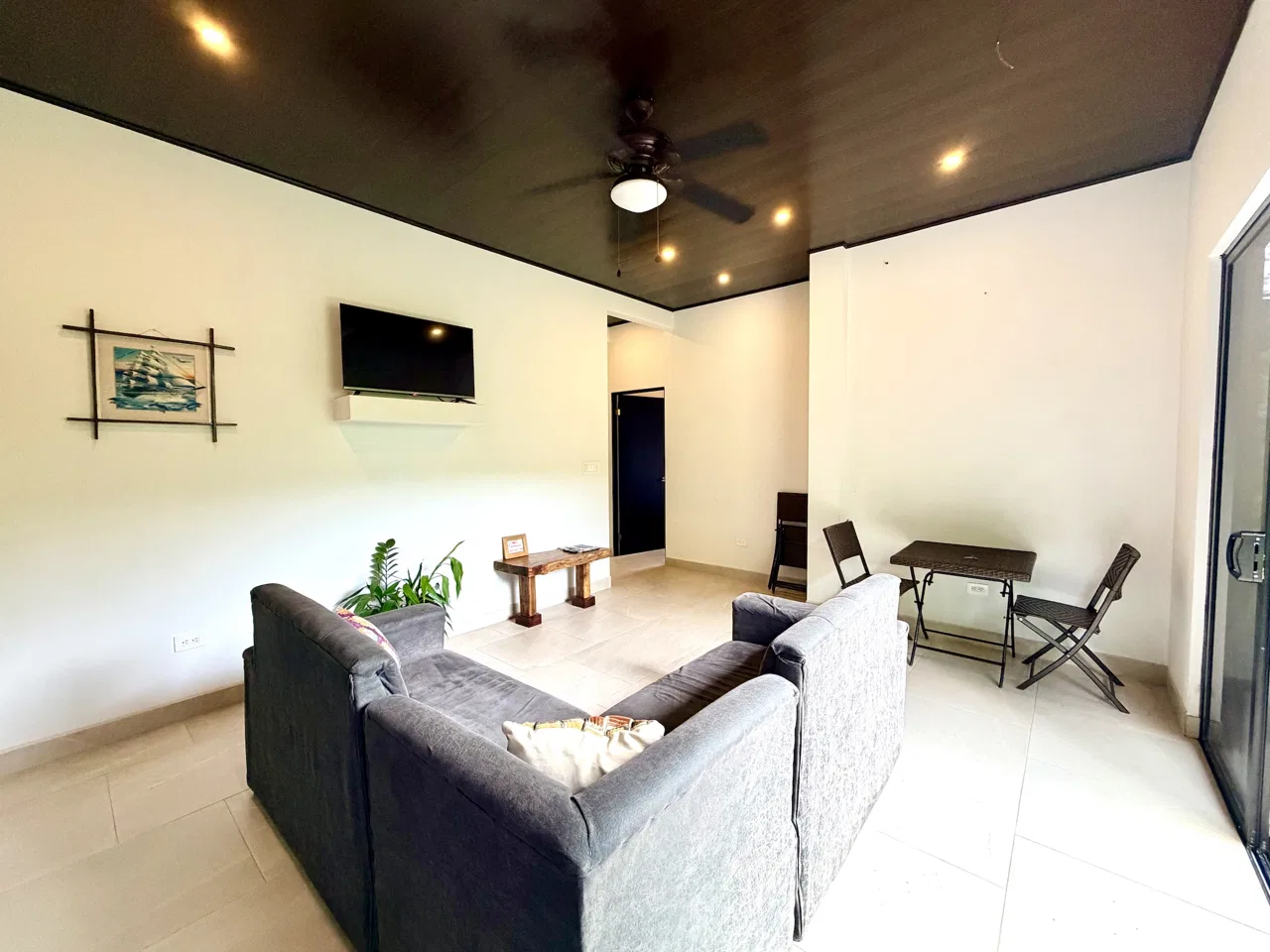 TROPICAL HOUSE WITH AIRBNB POTENTIAL NEAR THE BEACH, IN PLAYA HERMOSA – 0.11 ACRES, photo 9