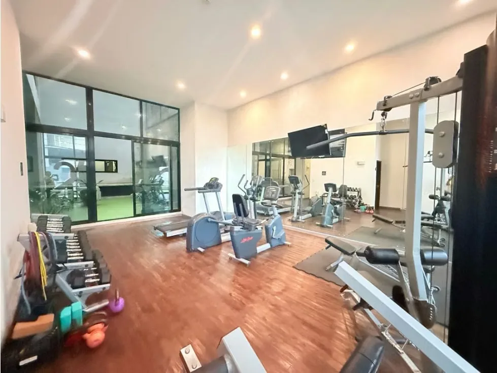 Disfrute de la comodidad y privacidad de vivir en un apartamento de 1 habitación ubicado en el piso 5 de Torre W, en una zona estratégica, cerca de una gran variedad de comercios, ...