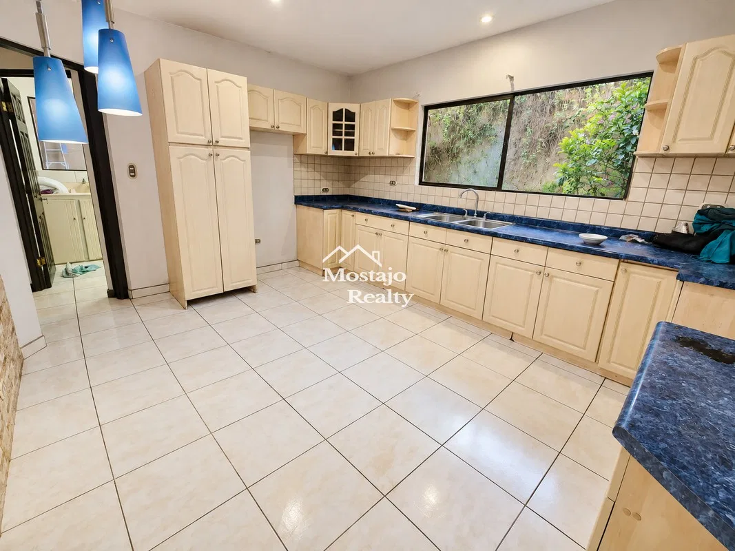 Alquiler Casa una planta, Residencial Bosques de Santa Ana, San José Costa Rica