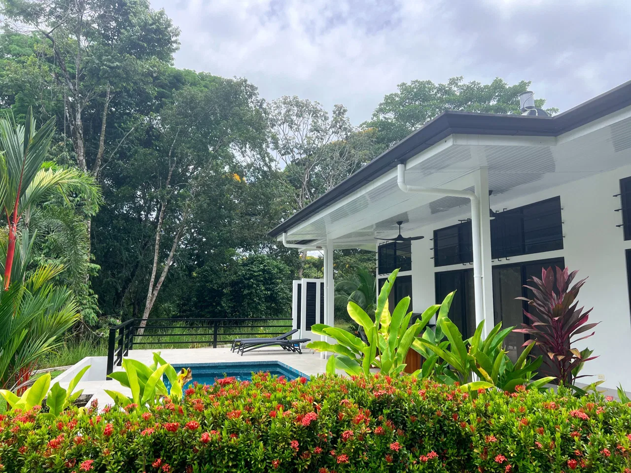 CASA CANTO DEL RÍO – A MODERN JUNGLE RETREAT WITH RIVERFRONT SERENITY & PRIVATE POOL ON 1-ACRE, photo 3