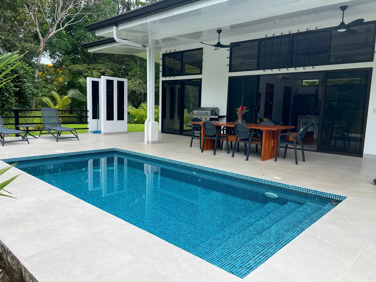 CASA CANTO DEL RÍO – A MODERN JUNGLE RETREAT WITH RIVERFRONT SERENITY & PRIVATE POOL ON 1-ACRE, photo 9