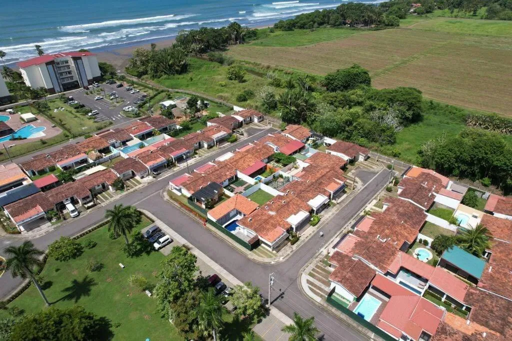 Beach home Bejuco