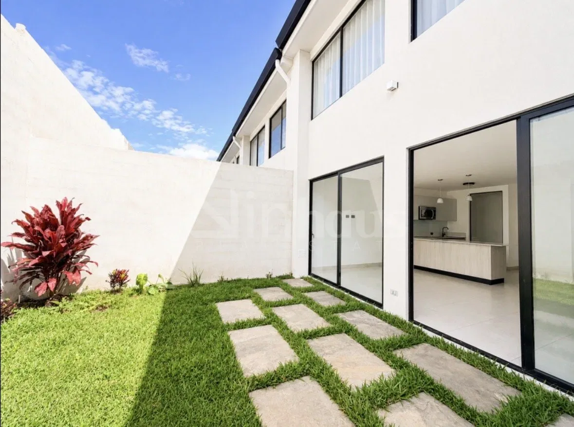 Alquiler de Casa en Santa Ana Village