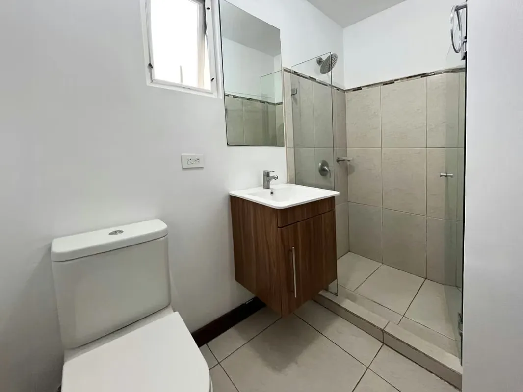 Le presentamos este acogedor apartamento ubicado en el Condominio Almendares, en San Sebastián. Un espacio moderno, con excelentes acabados, ideal para quienes buscan comodidad, y ..., photo 7