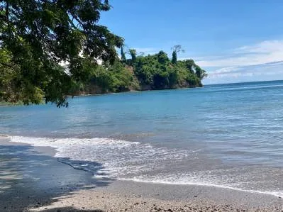 Único en su clase Punta Leona «Playa Manta», Lote Titulado Frente a la Playa