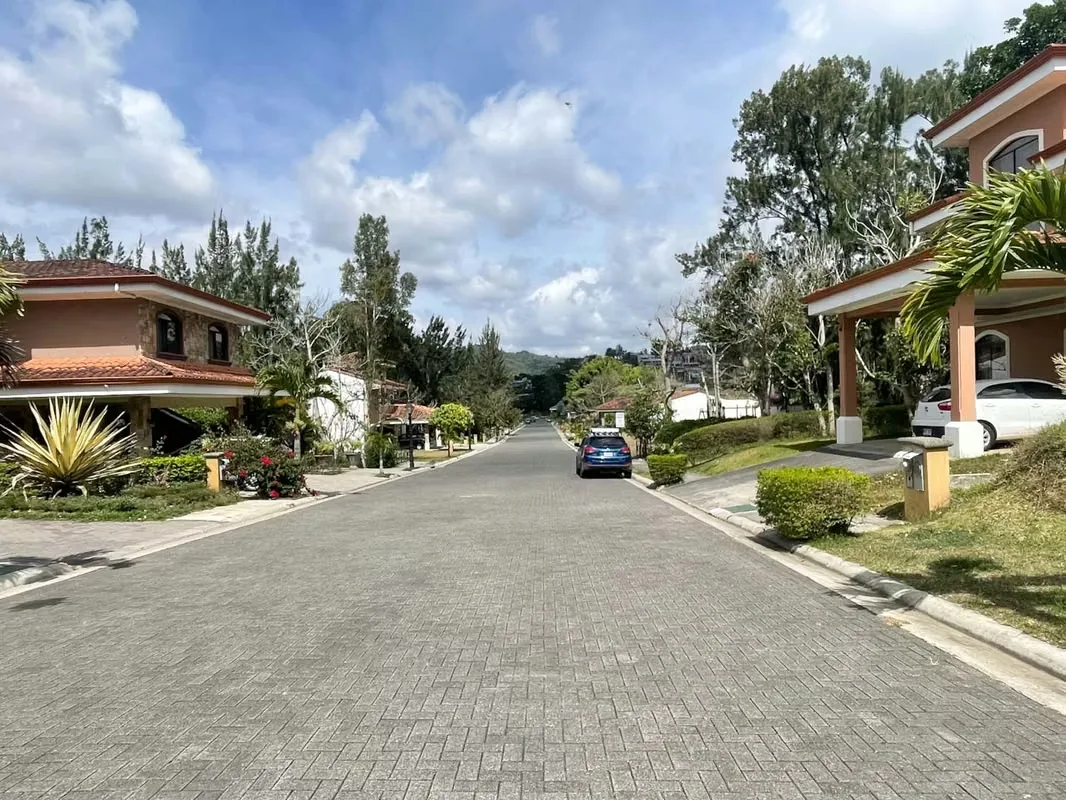 Exclusive Lot for Sale in a Colonial-Style Gated Community