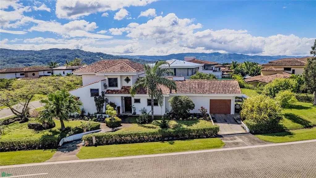 Casa a la venta o alquiler en Hacienda Los Reyes, La Guácima