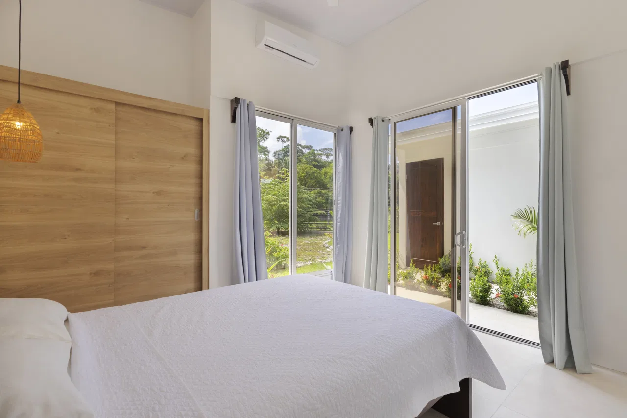 MODERN RESIDENCE WITH COMMERCIAL POTENTIAL STEPS FROM MARINO BALLENA, IN BAHIA BALLENA – 0.31 ACRES, photo 12
