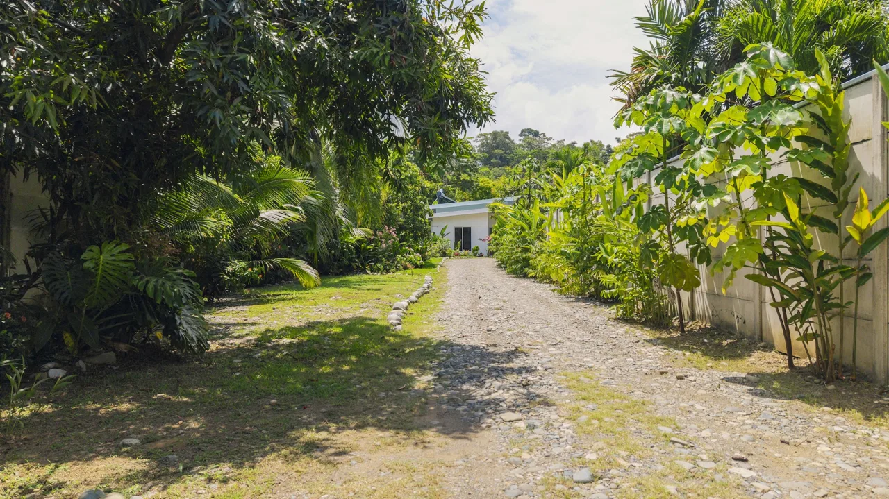 MODERN RESIDENCE WITH COMMERCIAL POTENTIAL STEPS FROM MARINO BALLENA, IN BAHIA BALLENA – 0.31 ACRES, photo 17