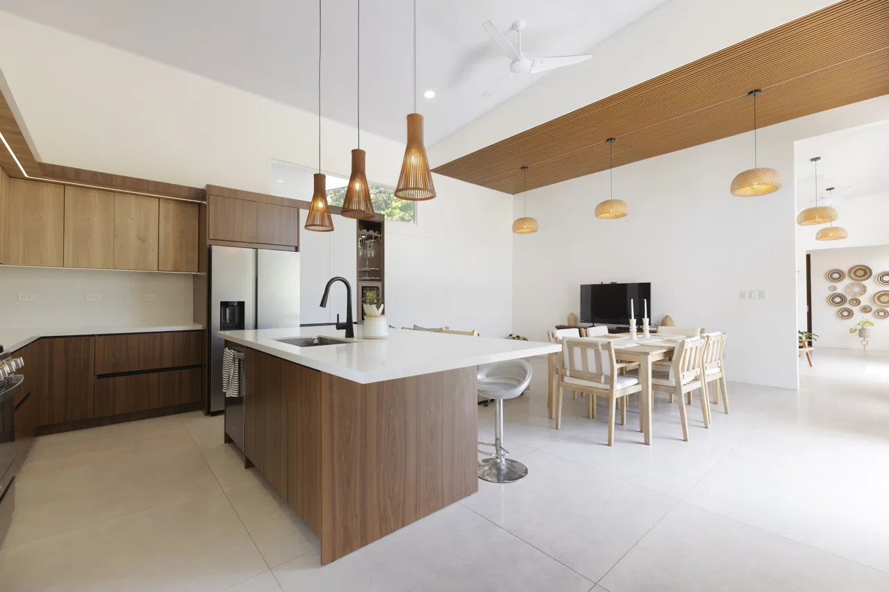 MODERN RESIDENCE WITH COMMERCIAL POTENTIAL STEPS FROM MARINO BALLENA, IN BAHIA BALLENA – 0.31 ACRES, photo 7