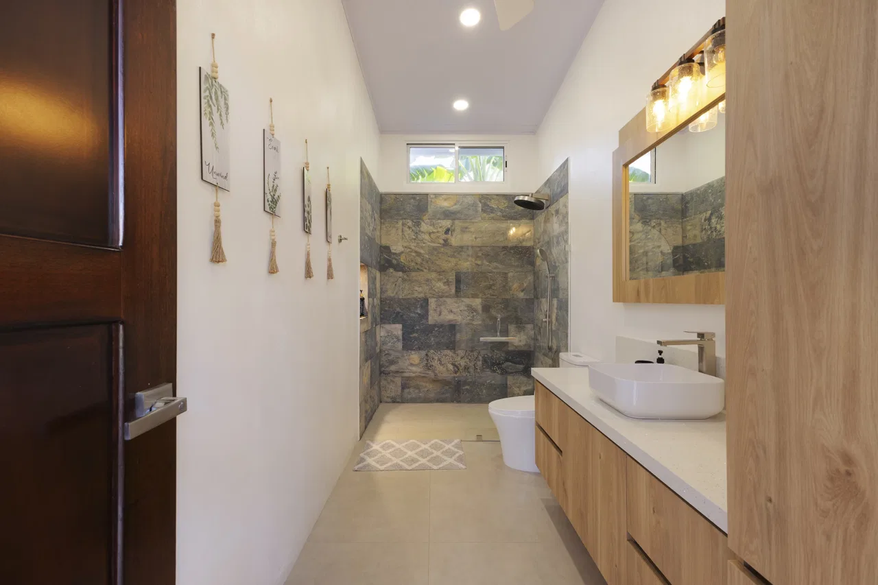 MODERN RESIDENCE WITH COMMERCIAL POTENTIAL STEPS FROM MARINO BALLENA, IN BAHIA BALLENA – 0.31 ACRES, photo 10