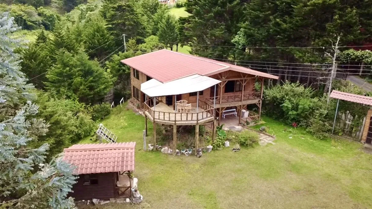 New European-Inspired Cabin for Sale in El Jardín de Dota | 1,002 m² Lot