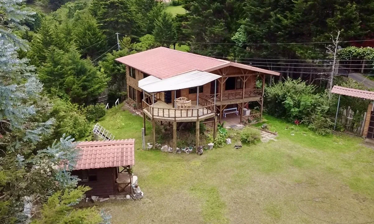 New European-Inspired Cabin for Sale in El Jardín de Dota | 1,002 m² Lot, photo 2
