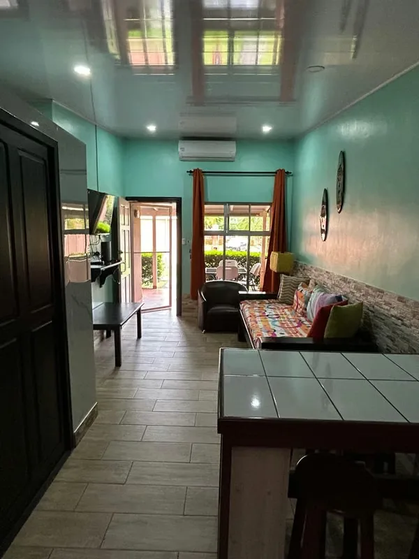 A solo 200 metros de la Playa y muy cerca de área comercial de Jaco donde encontrara restaurantes, tiendas, ferreterías, se vende este Condominio Amueblado., photo 11