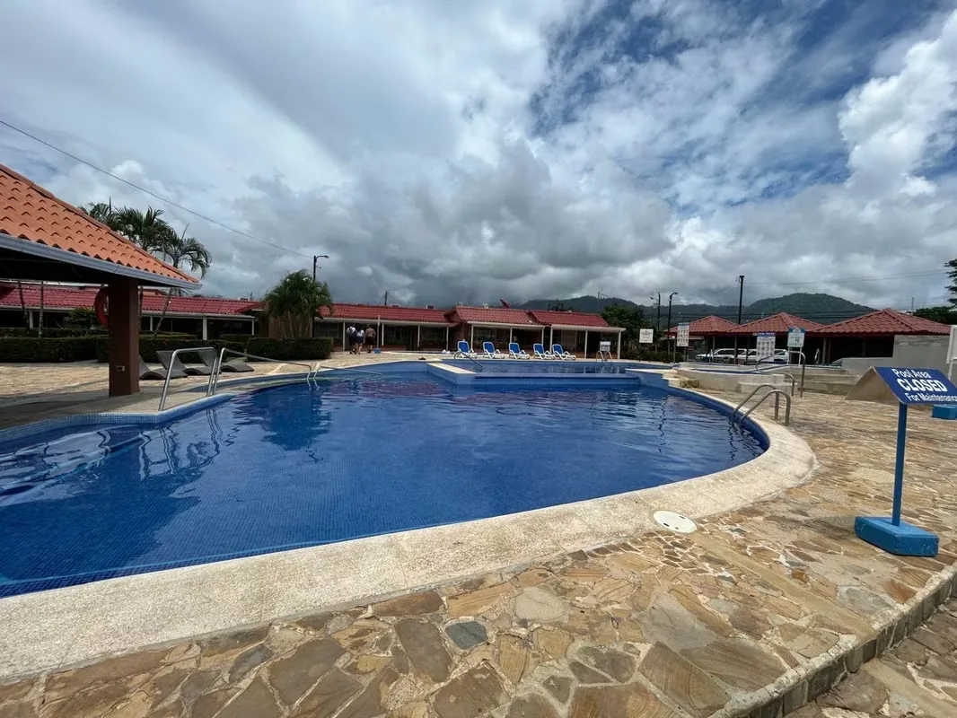 A solo 200 metros de la Playa y muy cerca de área comercial de Jaco donde encontrara restaurantes, tiendas, ferreterías, se vende este Condominio Amueblado., photo 5