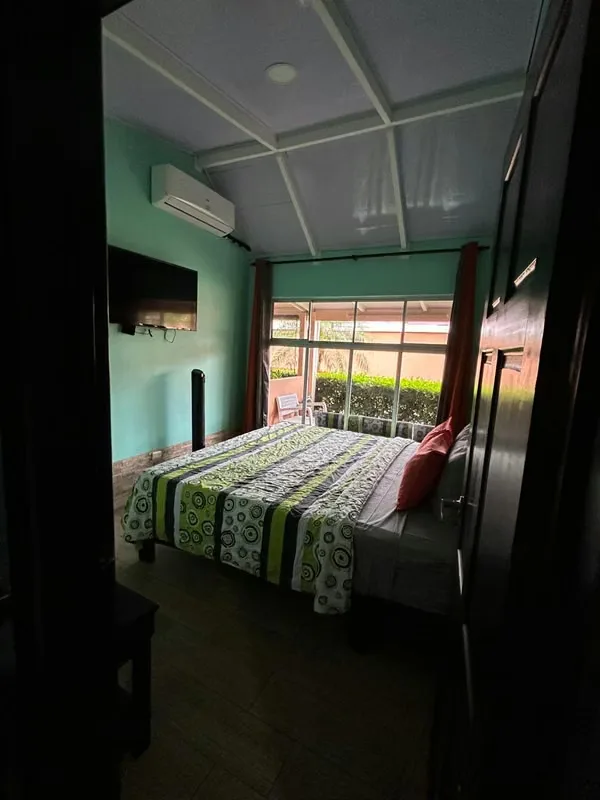 A solo 200 metros de la Playa y muy cerca de área comercial de Jaco donde encontrara restaurantes, tiendas, ferreterías, se vende este Condominio Amueblado., photo 9