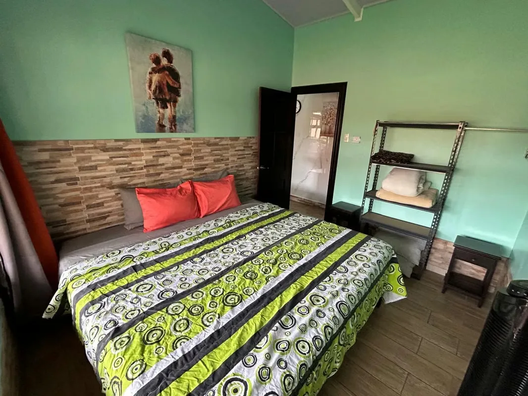 A solo 200 metros de la Playa y muy cerca de área comercial de Jaco donde encontrara restaurantes, tiendas, ferreterías, se vende este Condominio Amueblado., photo 10