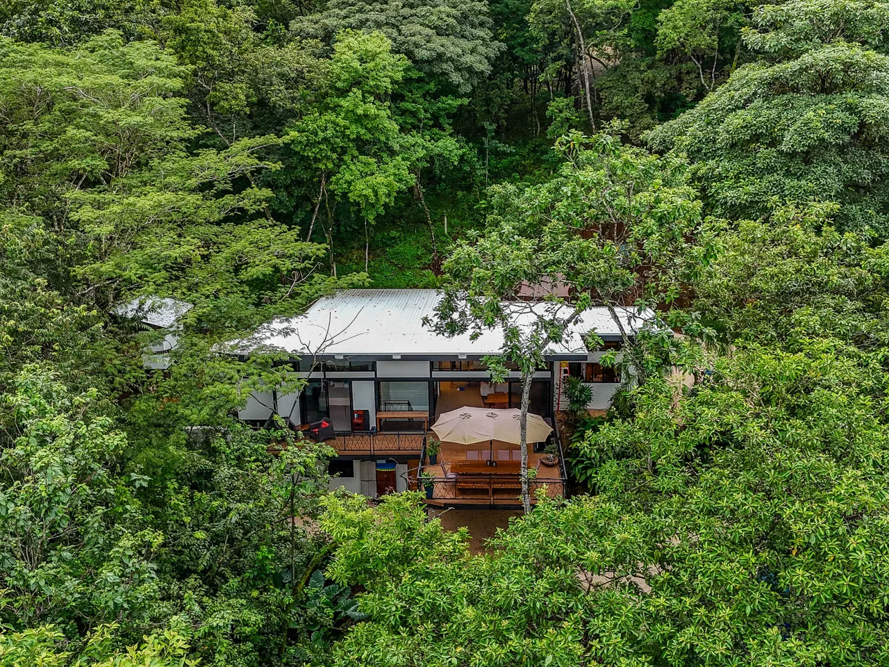 Casa Tolomuco - Modern 4BR Jungle Home