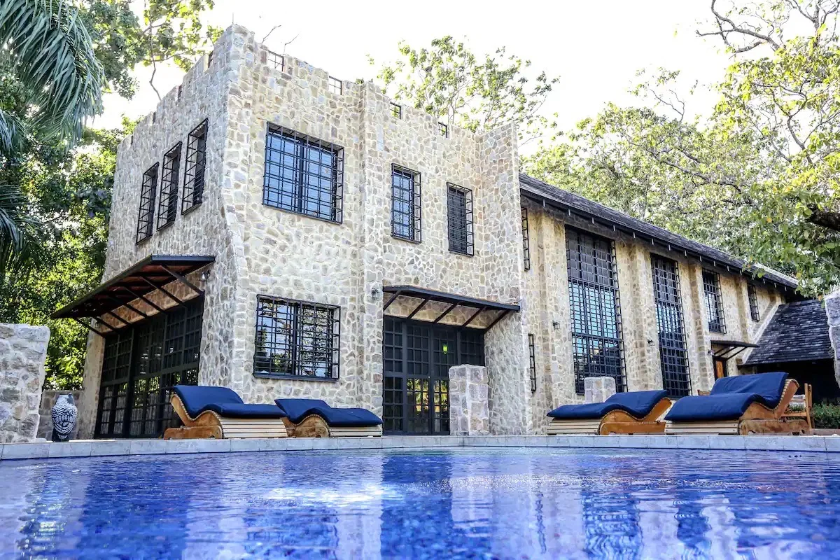 PRIVATE VILLA TAMBOR
