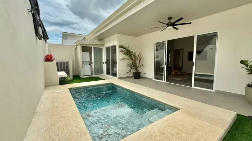 Modern Home for Sale with Private Pool and Immediate Delivery