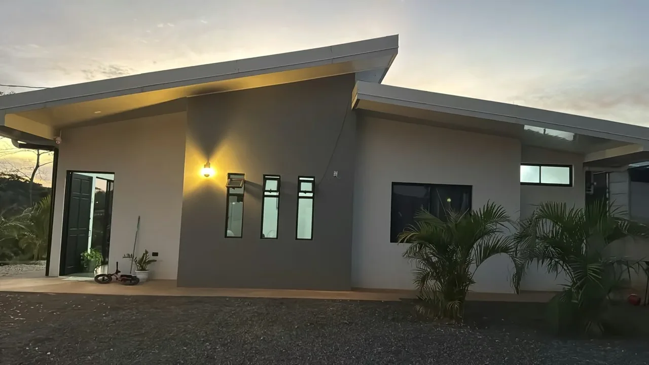 Beautiful house for sale in Turrubaras
