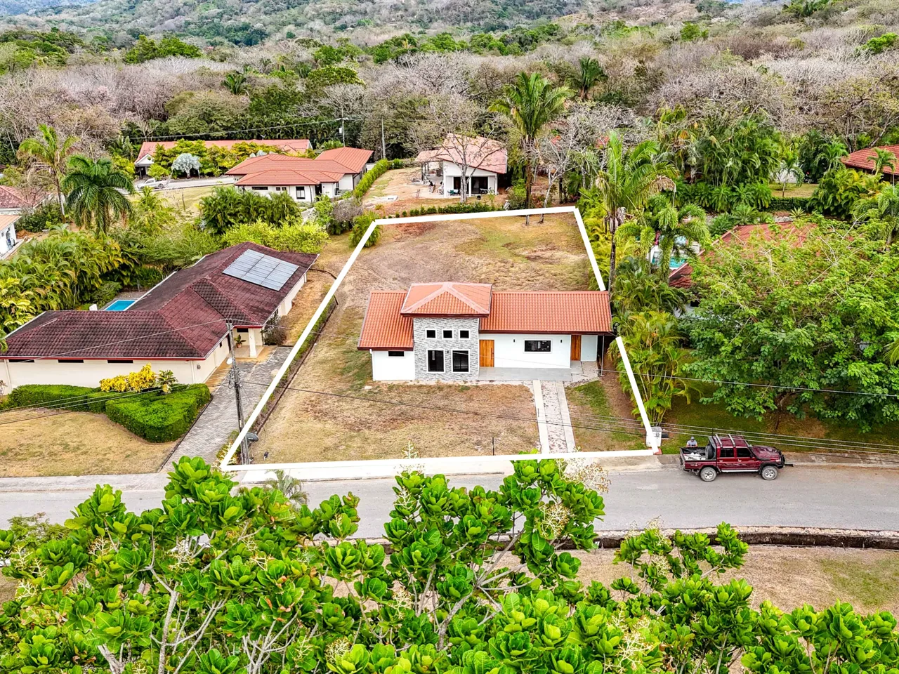 Casa Luz - 3BR Gated Community SFH in Loma Verde