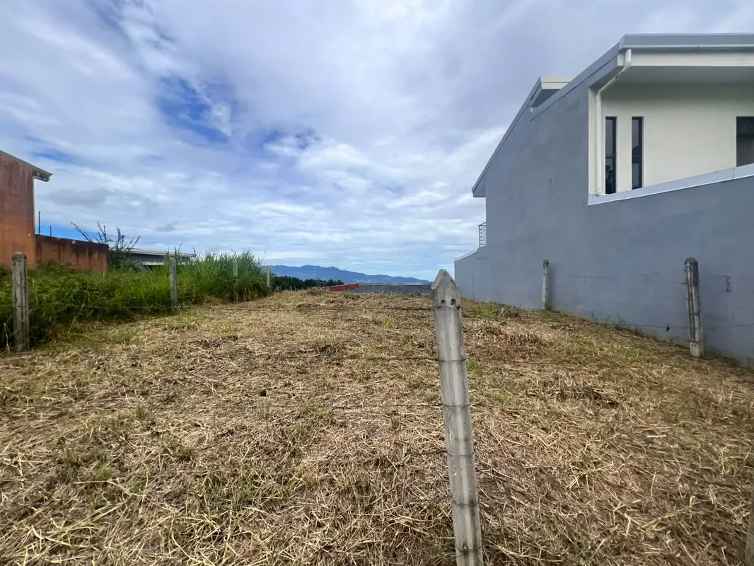 Excelente oportunidad para construir su casa en un residencial ...