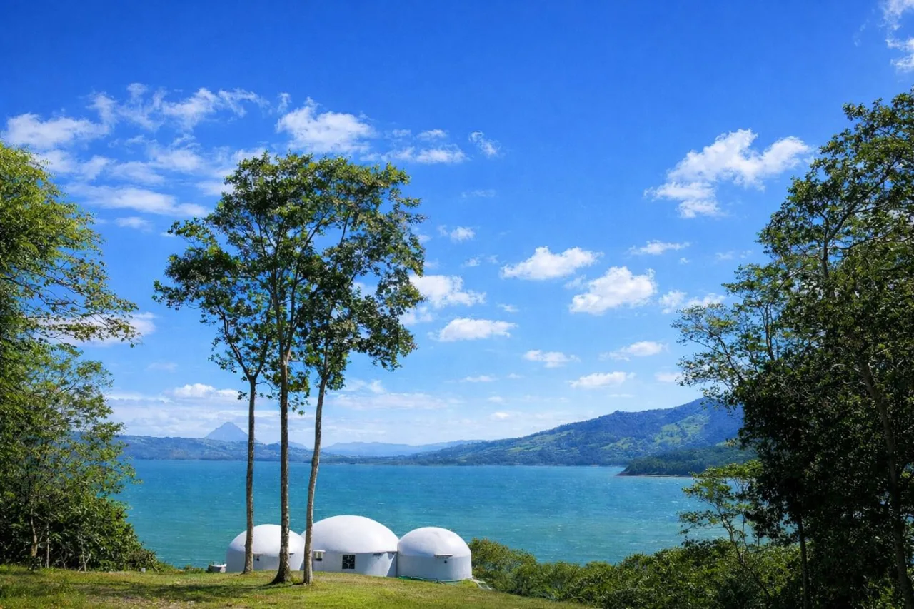 Unique Dome Home &amp; Income Generating Guest House with Lake Arenal &amp; Volcano Views - Tronadora Guanacaste Costa Rica, photo 2