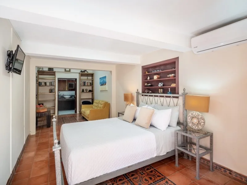 11 Bed Hotel / Leisure For Sale in Tamarindo, photo 15