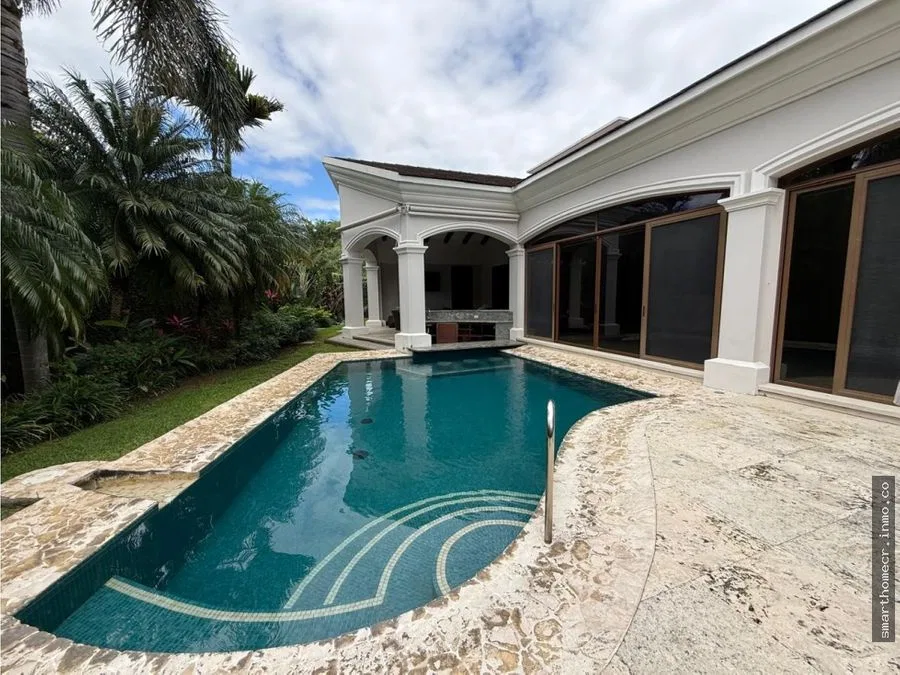 VENTA DE CASA DE LUJO EN LINDORA, SANTA ANA*