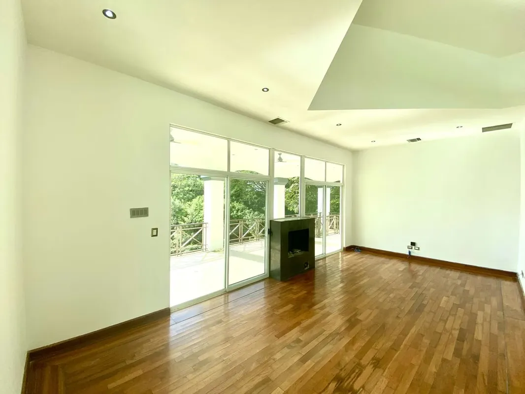 Se Alquila Casa Hermosa Contemporánea y Amplia en Guachipelin con Increíbles vistas al Valle y las Montañas donde podrá apreciar los hermosos atardeceres, photo 5