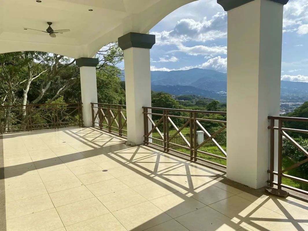 Se Alquila Casa Hermosa Contemporánea y Amplia en Guachipelin con Increíbles vistas al Valle y las Montañas donde podrá apreciar los hermosos atardeceres, photo 9