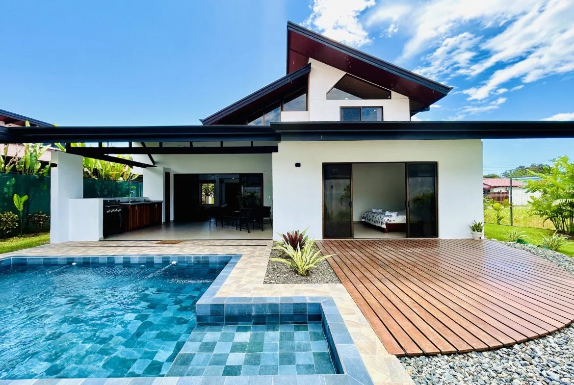 BEAUTIFUL PROPERTY WITH THREE BEDROOM AND POOL, IN BAHIA BALLENA – 0.11 ACRES, photo 4